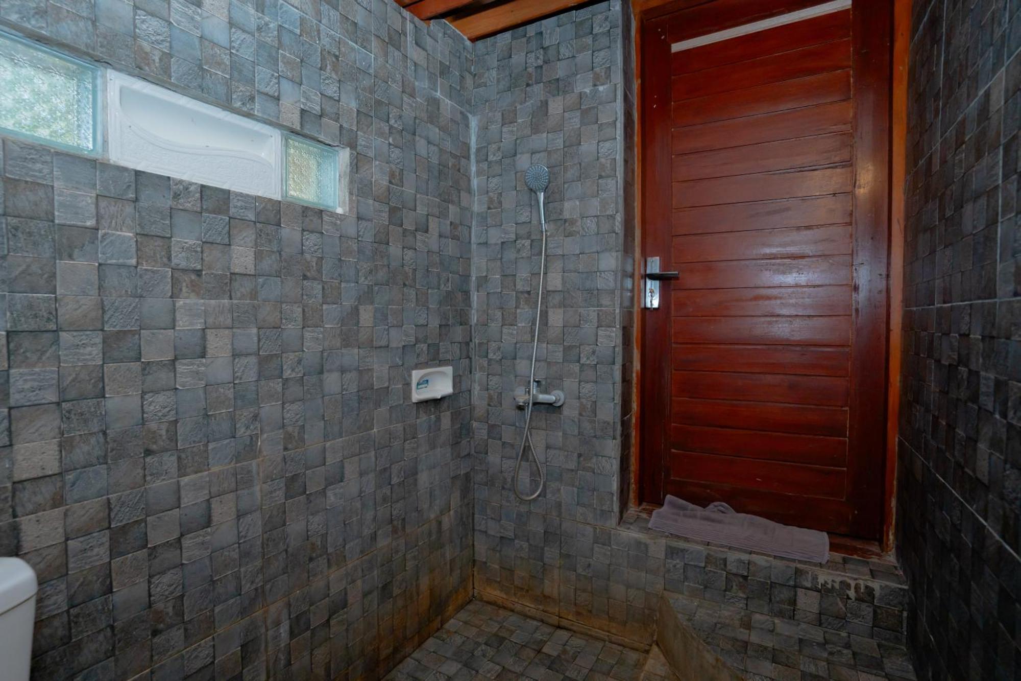 Reddoorz Syariah Near Lombok Epicentrum Mall Mataram Exteriör bild