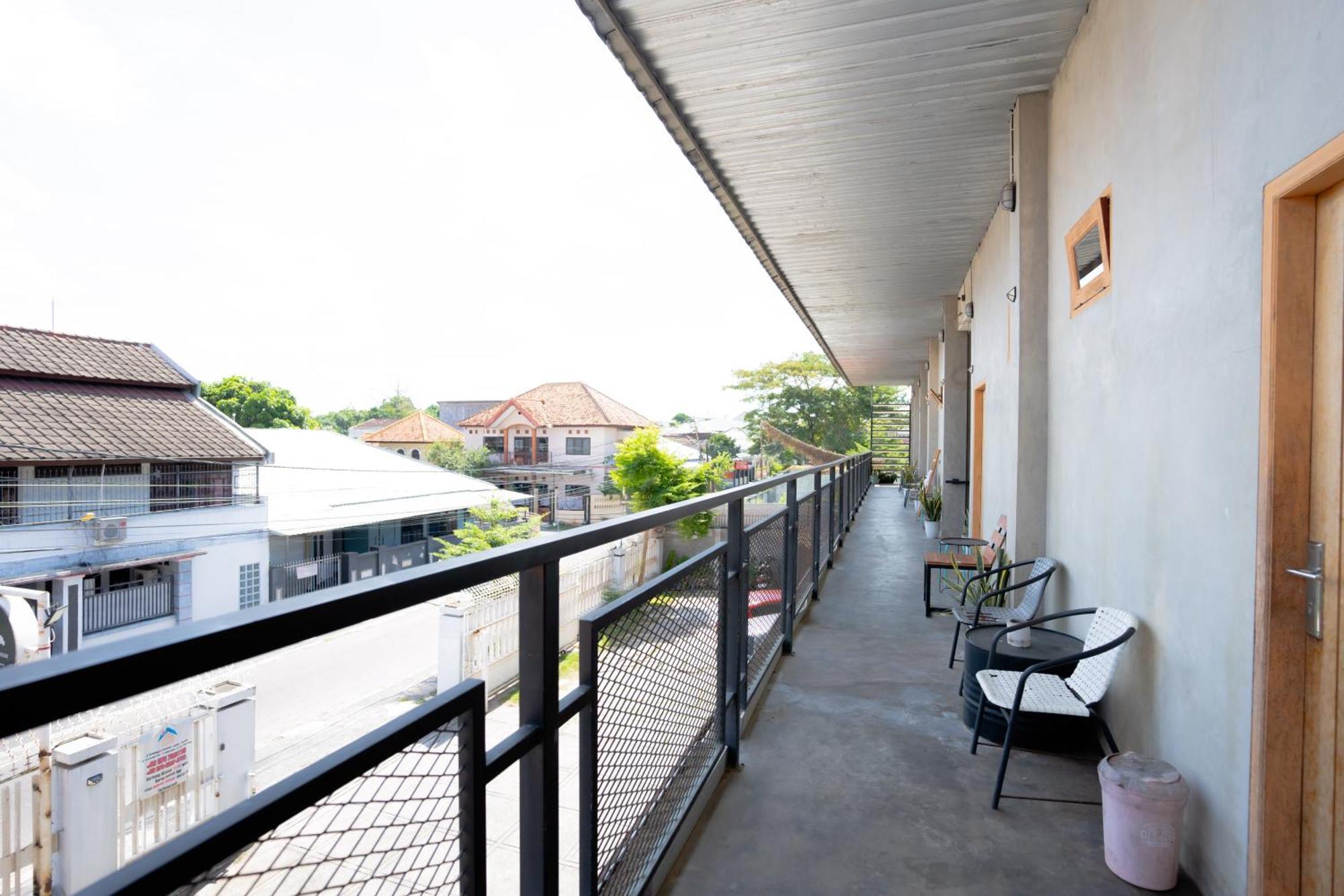 Reddoorz Syariah Near Lombok Epicentrum Mall Mataram Exteriör bild